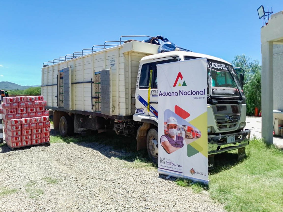 Tarija La Aduana Nacional Comisa Toneladas De Mercader A Ilegal