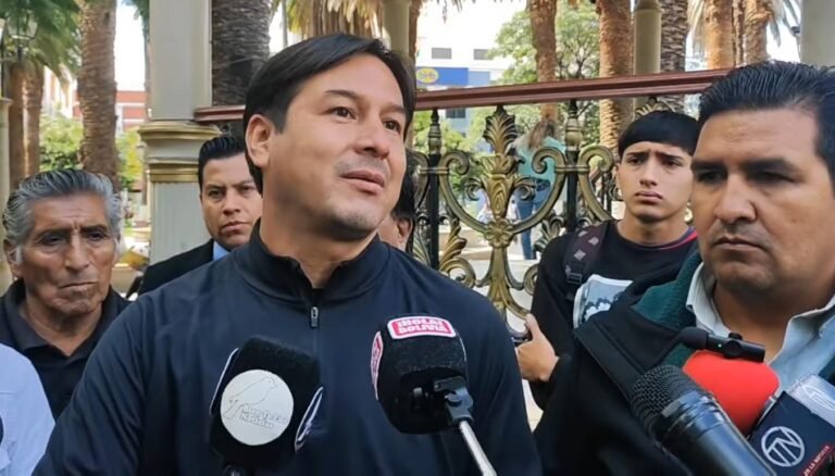 Padres de familia protestan por la convocatoria del campeonato oficial de División Menores de la ATF
