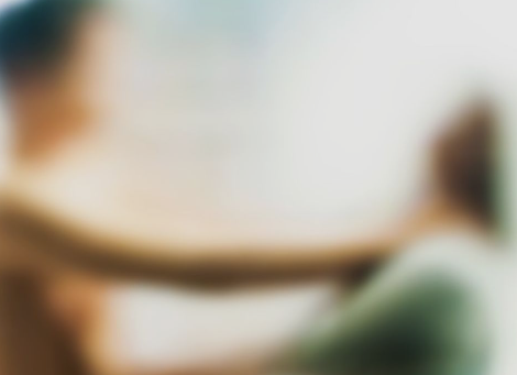 Asfixiada y golpeada sin piedad: Víctima relata cómo su pareja la atacó frente a los pequeños en su propia casa