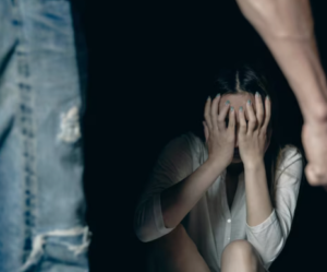 Mujer se recupera de una fractura de brazo, su esposo fue el autor y ahora esta detenido, esperan su condena